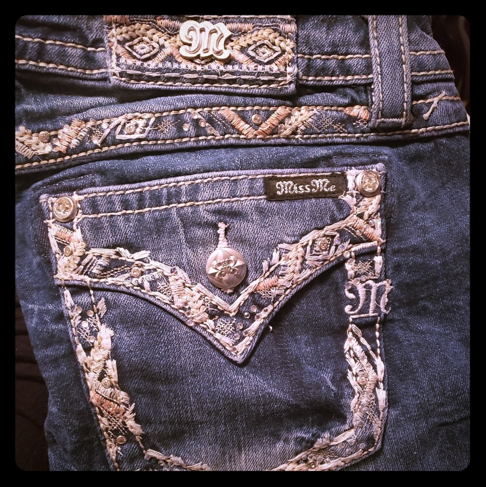 Miss Me crop jeans